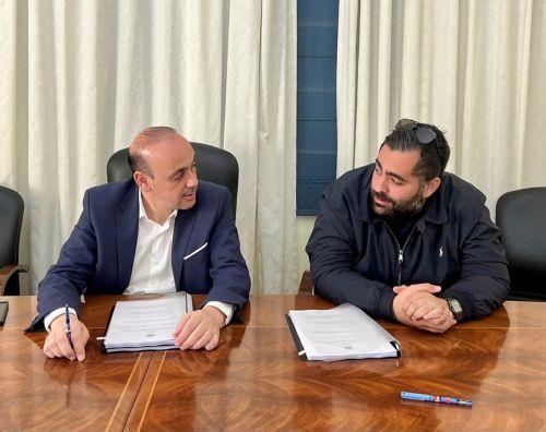 Υπογραφή σύμβασης για κινητούς συμπιεστές απορριμμάτων στον Δήμο Πάφου