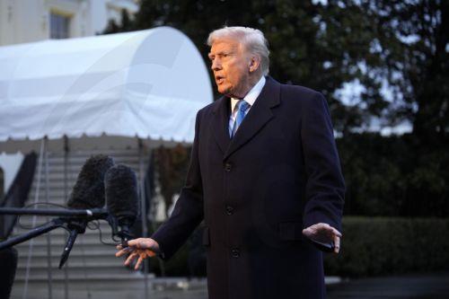 Ο Τραμπ λέει ότι θα μιλήσει με τον Βλαντίμιρ Πούτιν