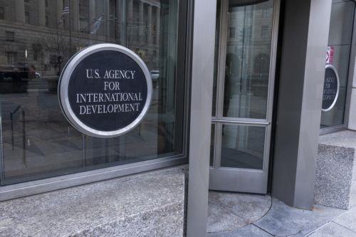 Ο Ρούμπιο λέει ότι η διεθνής βοήθεια ΗΠΑ θα συνεχιστεί αφού επανεξεταστούν οι ανάγκες σε παγκόσμια κλίμακα