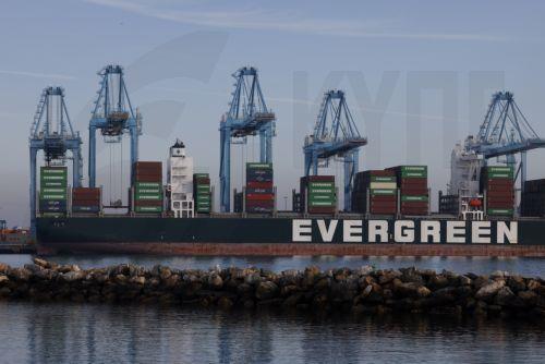 Η Κίνα ανακοινώνει δασμούς 15% σε υδρογονάνθρακες των ΗΠΑ