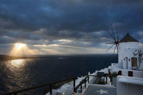Σε κατάσταση έκτακτης ανάγκης κηρύχθηκε ο Δήμος Θήρας λόγω των σεισμών