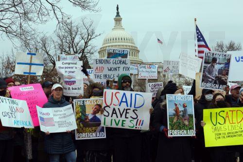 Μόλις 300 από 10 χιλ. εργαζόμενους της USAID θα κρατήσει η Κυβέρνηση Τραμπ