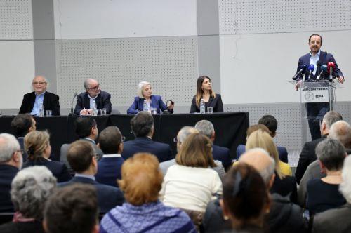 Άγνωστες πτυχές του 74 φωτίζει το νέο βιβλίο του Κ. Βενιζέλου, είπε ο ΠτΔ