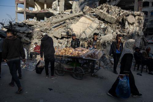 Η Πολιτική Αμυνα στη Γάζα κάνει λόγο για 16 νεκρούς σε επιθέσεις στην Χαν Γιούνις