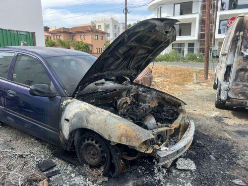 Φωτιά σε εν κινήσει όχημα ζεύγους ηλικιωμένων, οι οποίοι δεν κινδύνευσαν