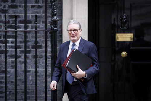 Ο Στάρμερ κατηγορεί τον Πούτιν πως δεν είναι σοβαρός για ειρήνη στην Ουκρανία