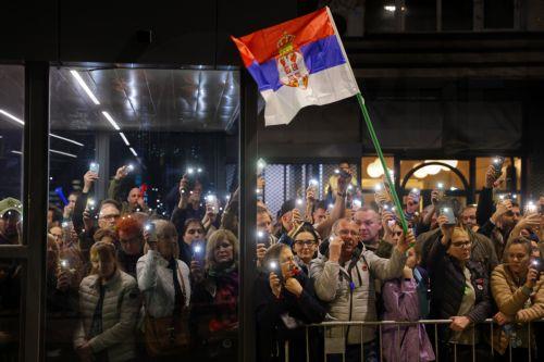 Φοιτητικές κινητοποιήσεις στη Σερβία κατά «προπαγάνδας» από φιλοκυβερνητικά ΜΜΕ