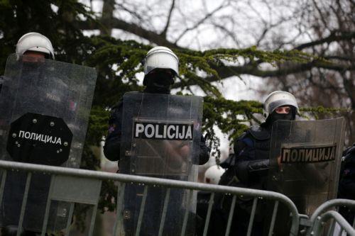 Διαδηλώσεις φοιτητών και εργαζομένων σε πόλεις της Σερβίας για την Πρωτομαγιά