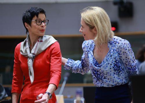 H Eπίτροπος Κος καλεί τις υποψήφιες χώρες να συνεχίσουν τις μεταρρυθμίσεις