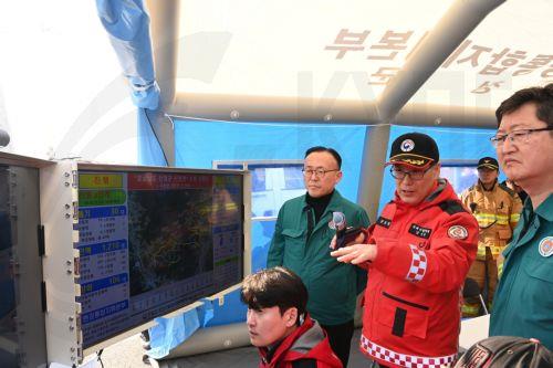 Πολλές πυρκαγιές στη Νότια Κορέα, δύο πυροσβέστες έχασαν τη ζωή τους