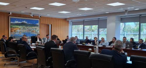 Ζητούμενο η αύξηση παραγωγικότητας δημοσίου στη συζήτηση αποπαγοποίησης θέσεων