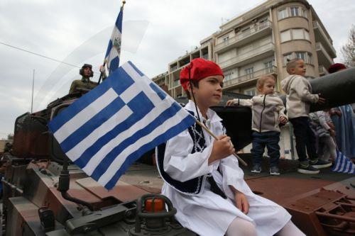 Με στρατιωτική παρέλαση στο Σύνταγμα και εκδηλώσεις ο εορτασμός της 25ης Μαρτίου στην Αθήνα