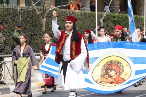 Με συναισθήματα εθνικής υπερηφάνειας η παρέλαση για την 25η Μαρτίου στη Λευκωσία (2)