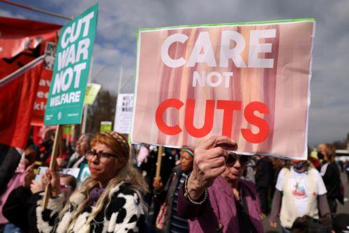 Αναπτυξη 1,1% για οικονομία της Βρετανίας το 2024 από εκτίμηση για 0,9%