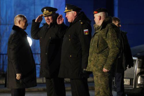 O Πούτιν εισηγείται μεταβατική Κυβέρνηση στο Κίεβο