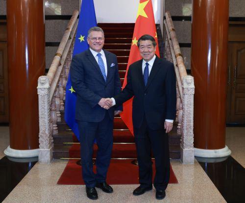 Κίνα-ΕΕ συζήτησαν ίσους όρους ανταγωνισμού, σύμφωνα με τον Επίτροπο Σέφκοβιτς