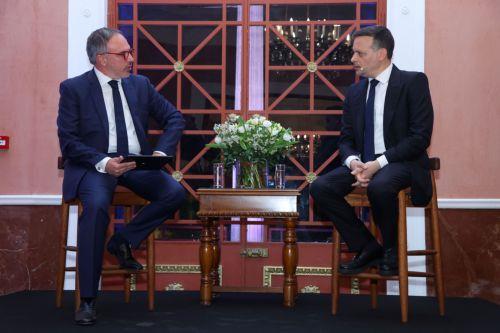 Προώθηση της βιωσιμότητας, επιδιώκουν οι Δήμαρχοι Αθήνας και Λευκωσίας