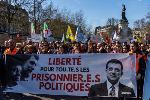 Η Γαλλία απηύθυνε έκκληση στην Τουρκία να σεβαστεί το δικαίωμα Ιμάμογλου για δίκαιη δίκη