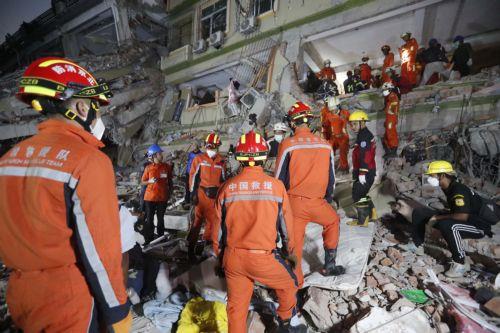 Στους 1.700 οι νεκροί σε Μιανμάρ και Ταϊλάνδη μετά τον σεισμό, σβήνουν οι ελπίδες για επιζώντες