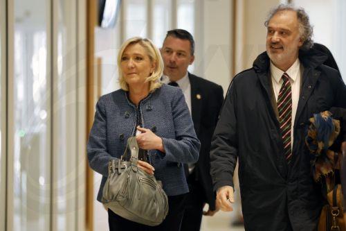 Δικαστήριο του Παρισιού θα αποφανθεί αν η Λεπέν θα στερηθεί του δικαιώματος του εκλέγεσθαι για 5 χρόνια