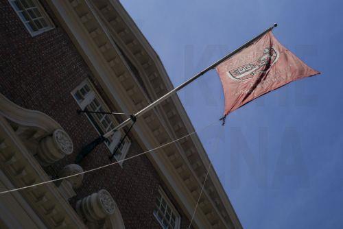 Το Χάρβαρντ μηνύει την κυβέρνηση Τραμπ για παρεμπόδιση εγγραφής ξένων φοιτητών