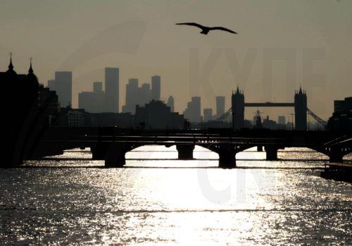 Η Βρετανία αντιμέτωπη με κρίση χρέους λόγω των δασμών Τραμπ