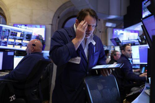 Οι δασμοί του Τραμπ πυροδοτούν ανησυχίες για εμπορικό πόλεμο και παγκόσμια ύφεση