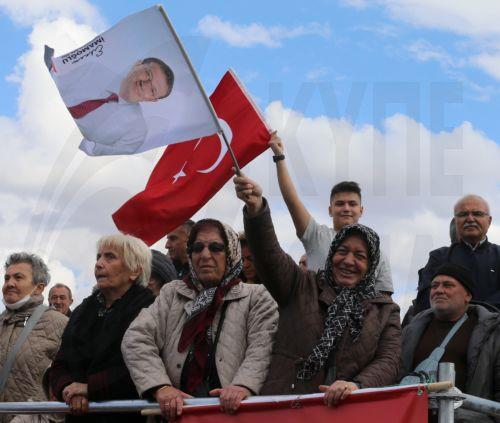 Νέο μήνυμα Ιμάμογλου: «Το κόμμα μας μπαίνει στο δύσκολο ταξίδι πολύ πιο δυνατό»