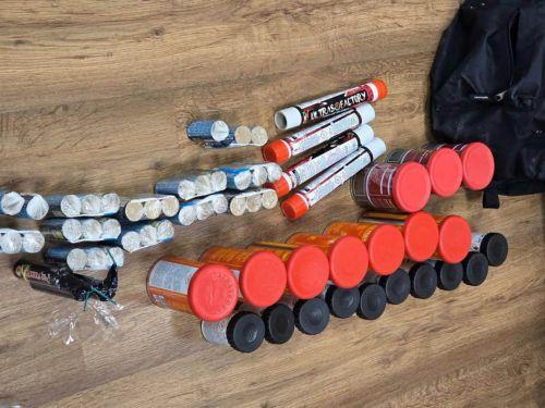 Φέρεται να παραδέχθηκε την κατοχή εκρηκτικών υλικών 23χρονος που συνελήφθη έξω από στάδιο