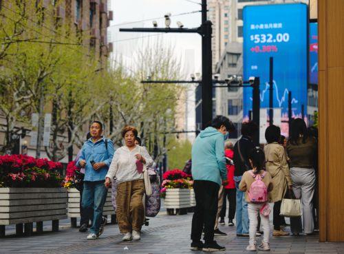 Μηχανισμό παρακολούθησης επιπτώσεων δασμών συζήτησε η Φον ντερ Λάιεν με Κινέζο Πρωθυπουργό