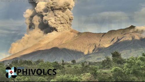 Eξερράγη ηφαίστειο στις κεντρικές Φιλιππίνες