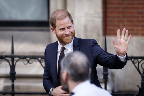 Ξεκινά η εκδίκαση προσφυγής πρίγκιπα Χάρι και Έλτον Τζον κατά της εταιρείας που εκδίδει την Daily Mail