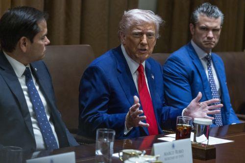 Δίωξη σε βάρος 32χρονου για απειλές κατά της ζωής Τραμπ και άλλων αξιωματούχων