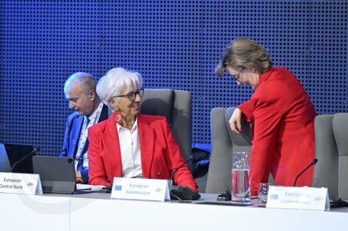 Ώρα αποφάσεων για την ΕΚΤ προς νέα μείωση των επιτοκίων