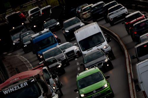 Νέους κανόνες για εγγραφή και ασφάλεια οχημάτων και ελέγχους για εκπομπές προτείνει η Κομισιόν