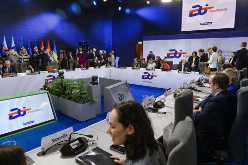 Κοινωνική πολιτική συζήτησαν Μ. Ευαγγέλου - Αντιπρόεδρος Κομισιόν στη Βαρσοβία