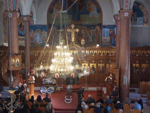 Τελευταίο χειροκρότημα για τον Σπύρο Σταυρινίδη παρουσία σύσσωμου του καλλιτεχνικού κόσμου