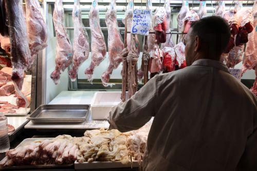 Μείωση 20% στη ζήτηση αμνοεριφίων, ανησυχία για προσβολή χοίρων με αφθώδη, λέει στο ΚΥΠΕ ο Λειβαδιώτης