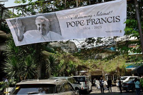 Ο Φραγκίσκος έστρεψε την προσοχή στις ανθρώπινες τραγωδίες, αναφέρει η Ύπατη Αρμοστεία ΟΗΕ για Πρόσφυγες