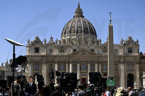 Δεν πρέπει να παίζει ρόλο η καταγωγή του Πάπα, λέει ο Καρδινάλιος του Μονάχου