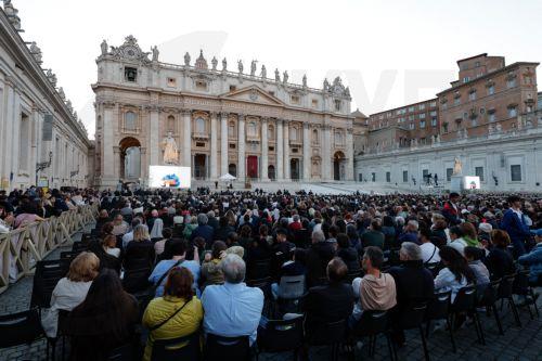 Αναμένονται στη Ρώμη 200.000 πιστοί για κηδεία πάπα, σύμφωνα με την ιταλική Κυβέρνηση