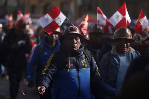 Χιλιάδες μεταλλωρύχοι στη Βολιβία διαδήλωσαν για την έλλειψη καυσίμων