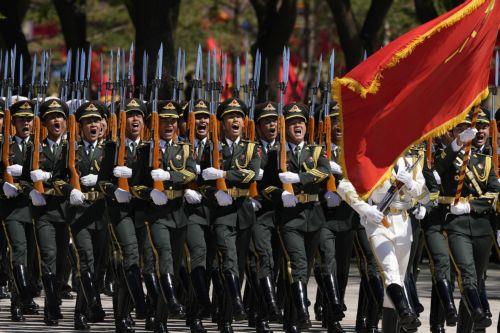 Το Πεκίνο διαψεύδει Τραμπ ότι συνομιλεί για συμφωνία για τους δασμούς