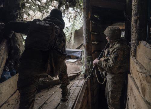 Σε τερματισμό βομβαρδισμών αμάχων καλεί ο Τραμπ τον Πούτιν, προειδοποίει για κυρώσεις