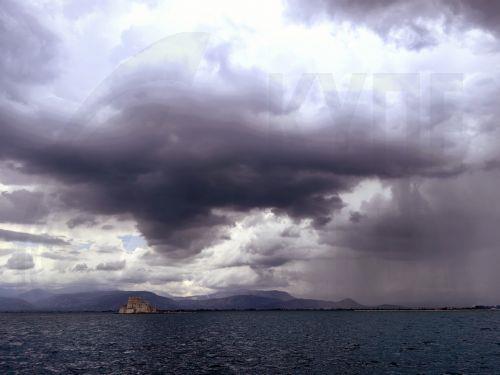 Έντονη βροχόπτωση στις περιοχές Σπηλιών, Κανναβιών, Γαλάτας και Κακοπετριάς