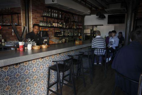 Σε συνεχή επαφή με Ισπανία και Πορτογαλία η Κομισιόν για το μπλακ άουτ στην Ιβηρική Χερσόνησο