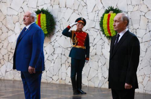 Ο Ζελένσκι υποψιάζεται ότι η Ρωσία «ετοιμάζει κάτι» στη Λευκορωσία