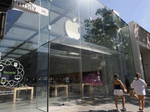 Οι δασμοί θα κοστίσουν $900 εκ. λέει η Apple, ανακοινώνοντας κέρδη α΄ τριμήνου