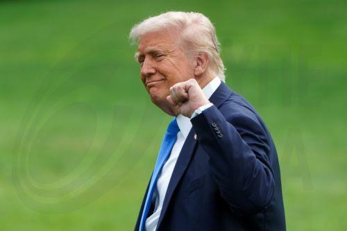 Ο Τραμπ υπόσχεται πως η οικονομία θα απογειωθεί, αναγνωρίζοντας κίνδυνο ύφεσης