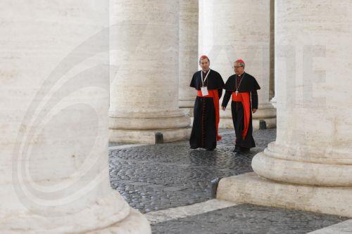 Αρχίζει το κονκλάβιο για την ανάδειξη του νέου Πάπα